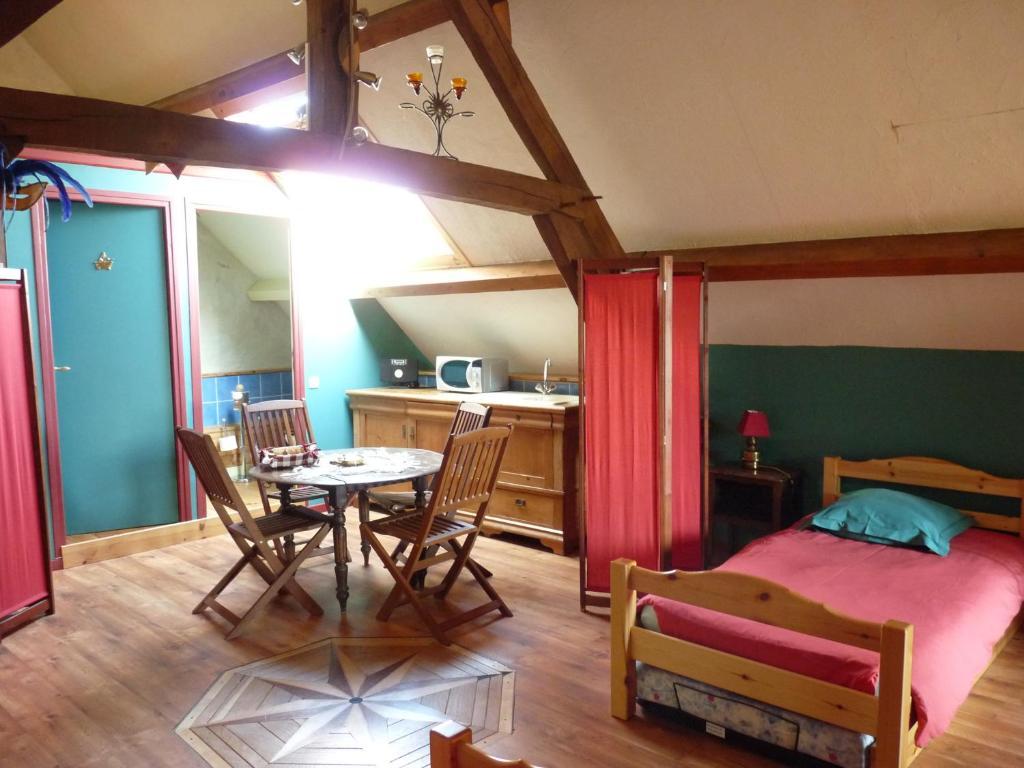 Le Trot'In Chair Bed and Breakfast Martigny-le-Comte Habitación foto